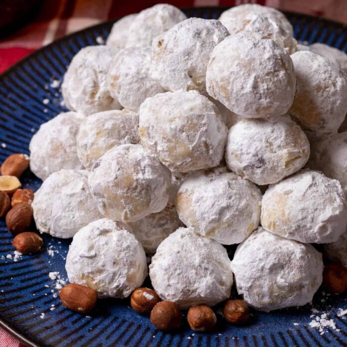 Butterball Cookies (Snowball Cookies / Russian Tea Cakes)