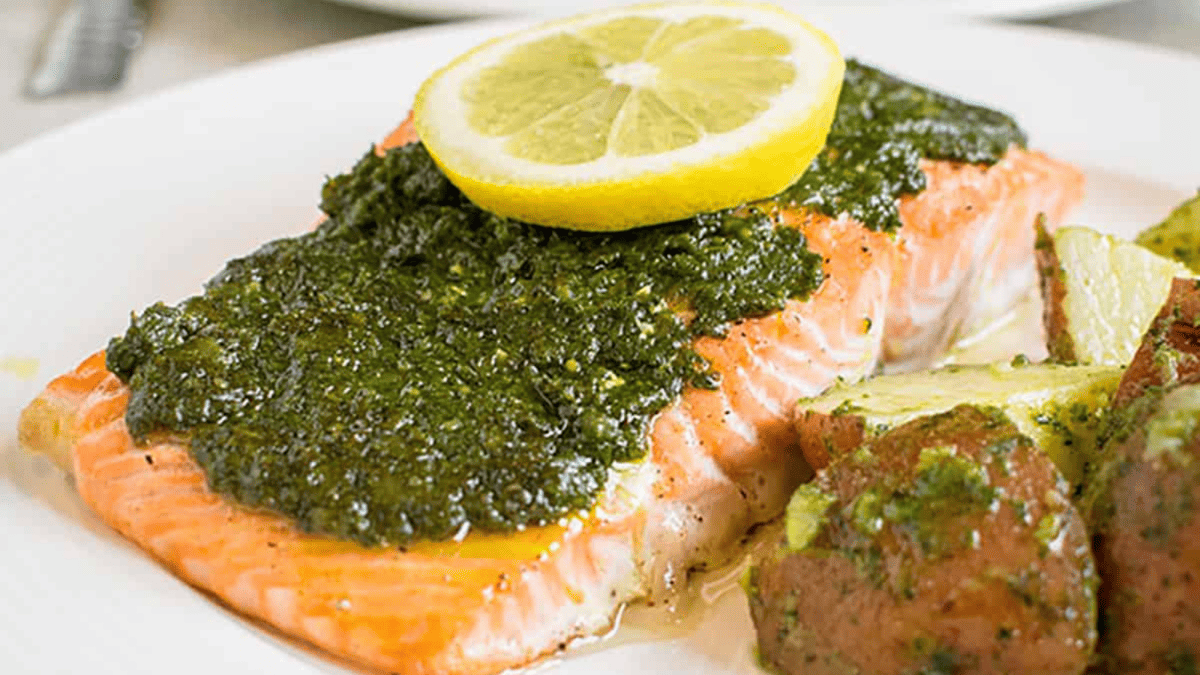 Saumon au pesto vert.