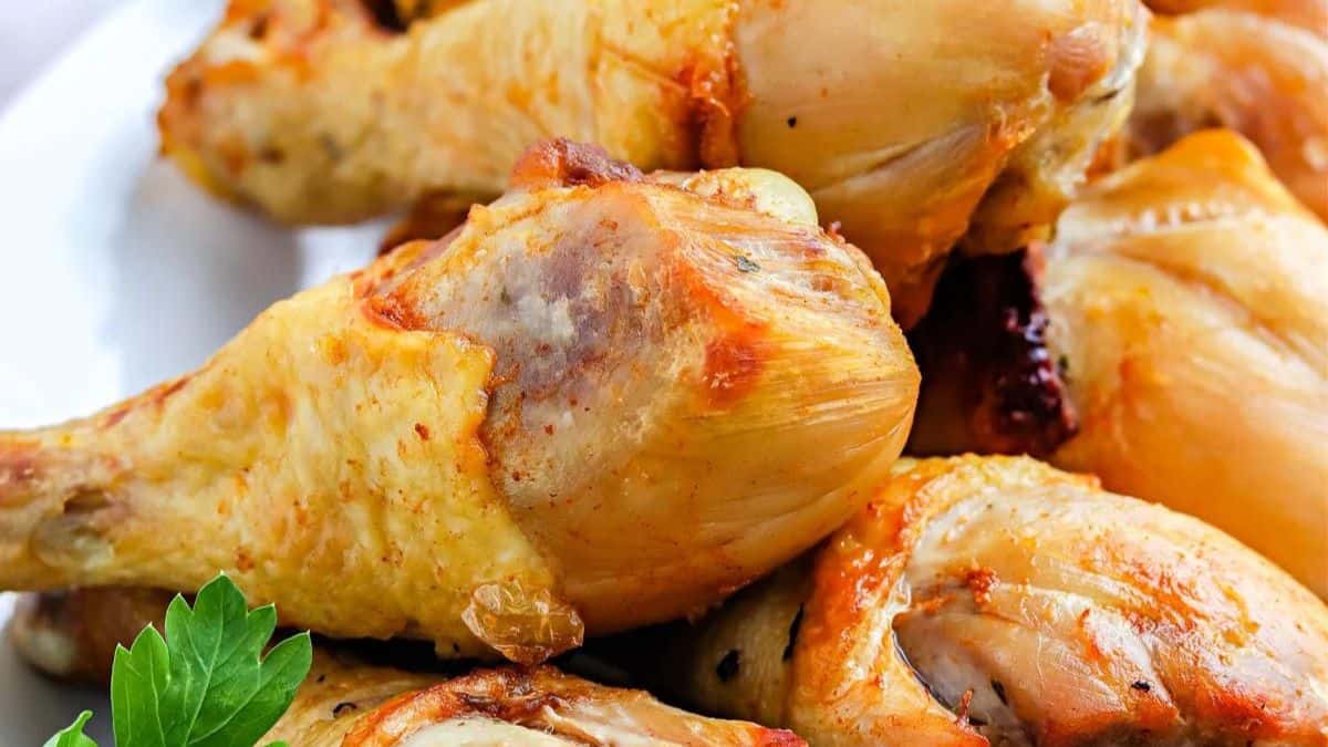 Cuisses de poulet bouillies.