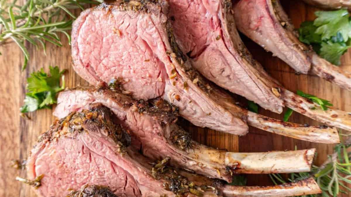 Côtelettes d'Agneau en Croûte d'Herbes.