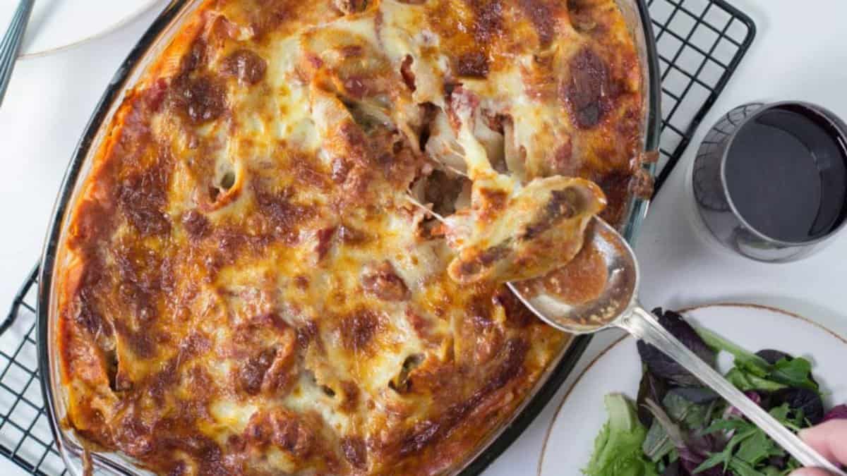 Casserole de Coquilles Farcies aux Boulettes de Viande.