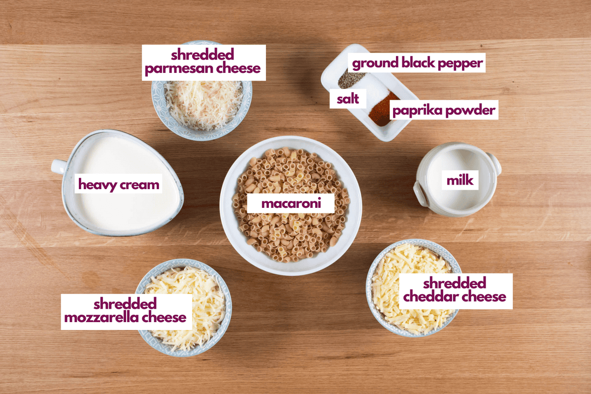 Ingrédients nécessaires pour faire du mac and cheese au 3 fromages.
