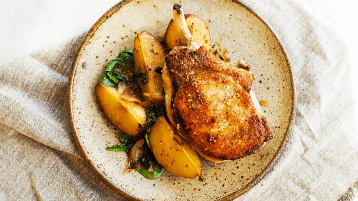 Côtelettes de Porc avec Poires Sautées