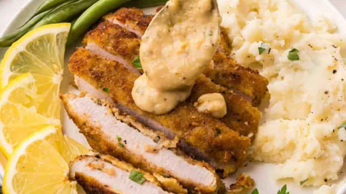 Côtelettes de Porc en Croûte de Parmesan.