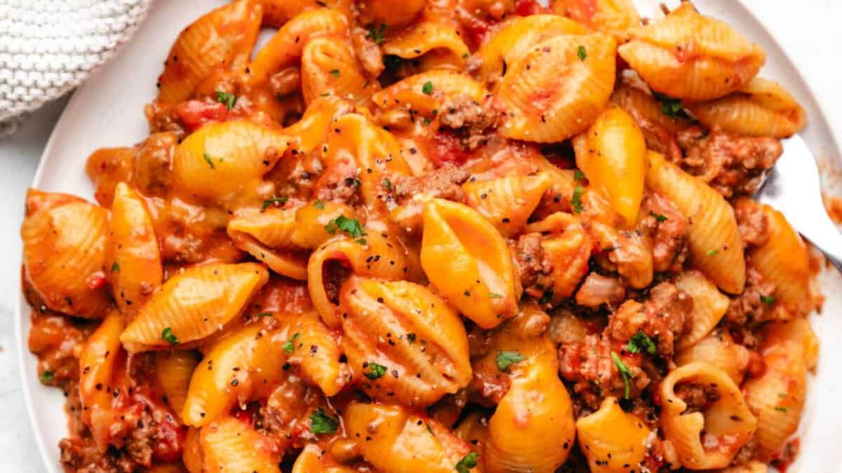 Viande de Bœuf et Coquilles à l'Autocuiseur