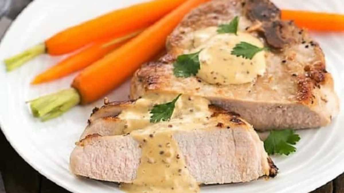 Côtelettes de Porc Dijonnaise.