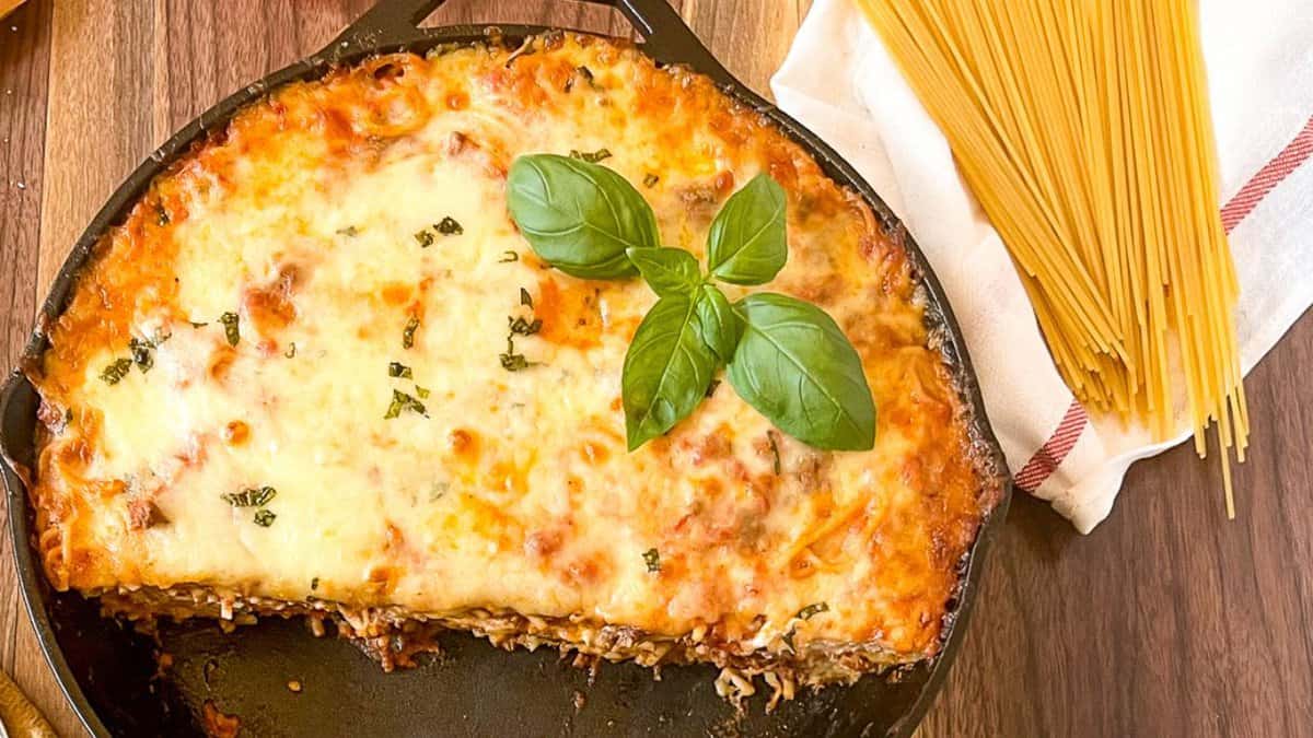 Casserole de spaghetti au four.