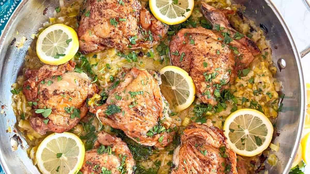 Cuisse de Poulet Rôtie au Vin Blanc et Poireaux.