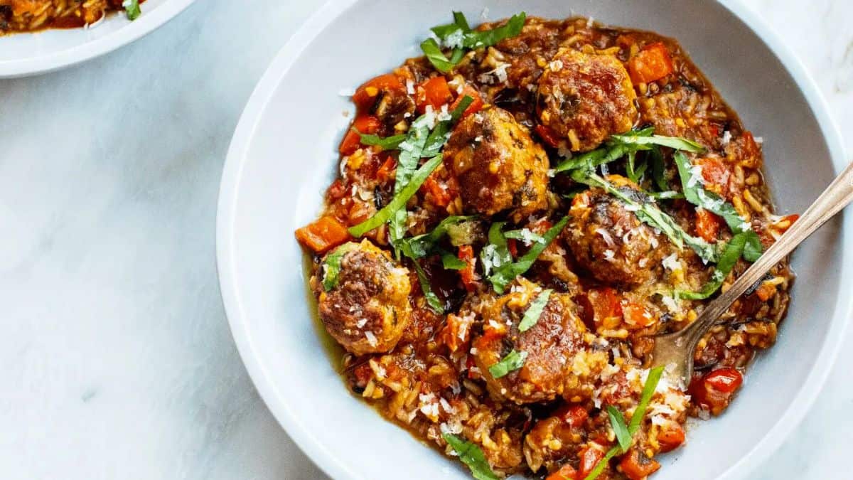 Boulettes de Dinde au Basilic et Parmesan avec Tomates Rôties et Riz
