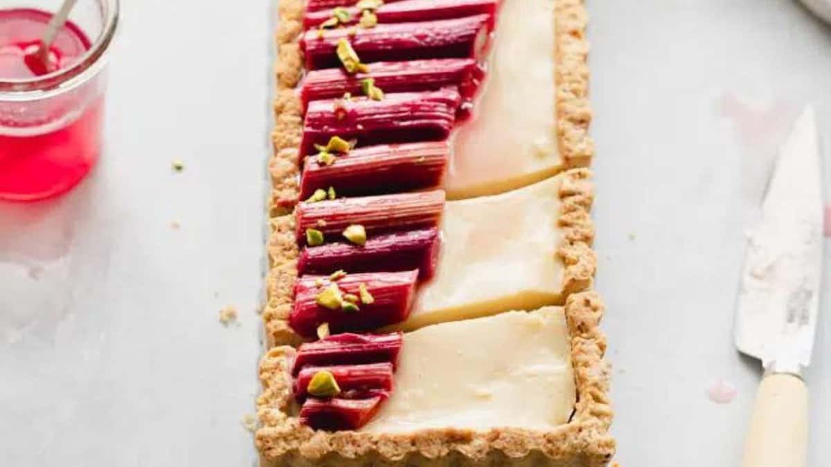 Tarte Vegan à la Rhubarbe et Crème.