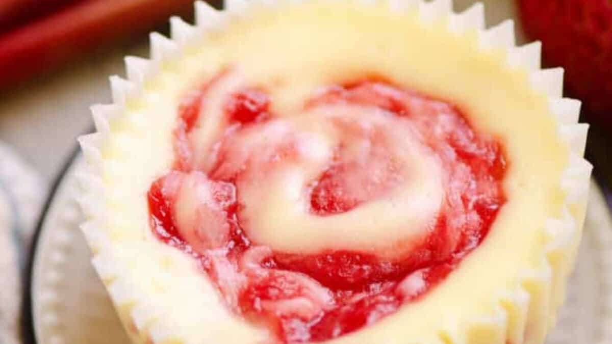 MINI CHEESECAKES FRAISES RHUBARBE.