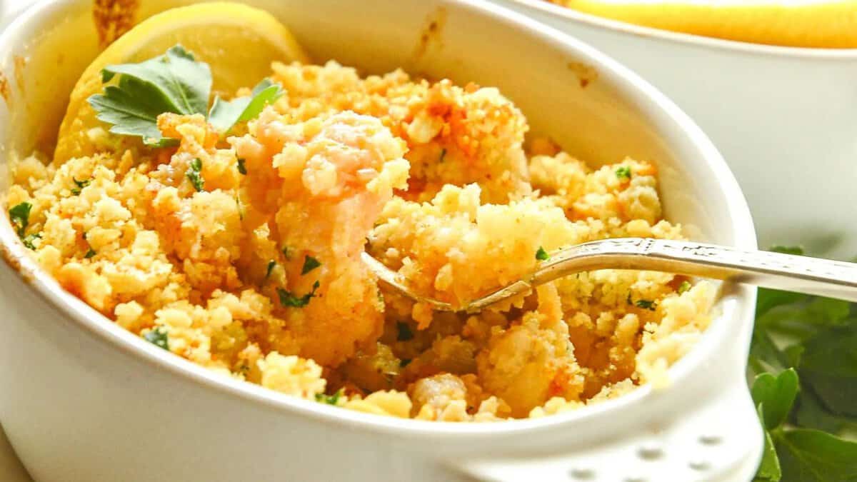 Recette de Casserole de Homard avec Garniture de Ritz Beurrée.