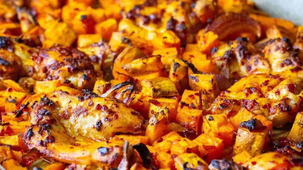 Cuisses de poulet harissa au four.