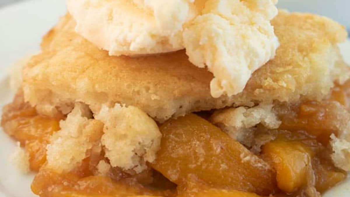 Cobbler aux pêches.