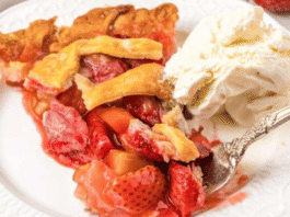 10 Rhubarb Desserts So Good You'll Forget They're Easy