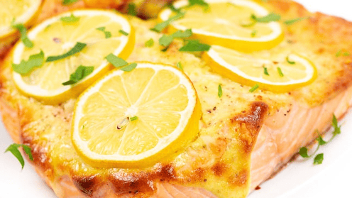 Saumon au mayo au four.