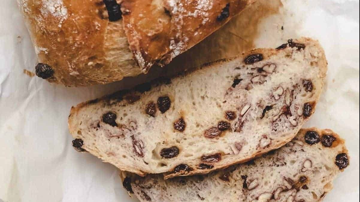 Pain aux raisins.