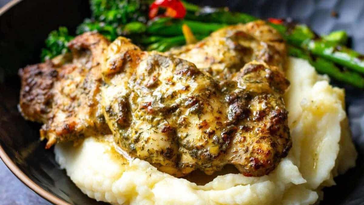 Poulet à la moutarde de Dijon et à l'aneth.