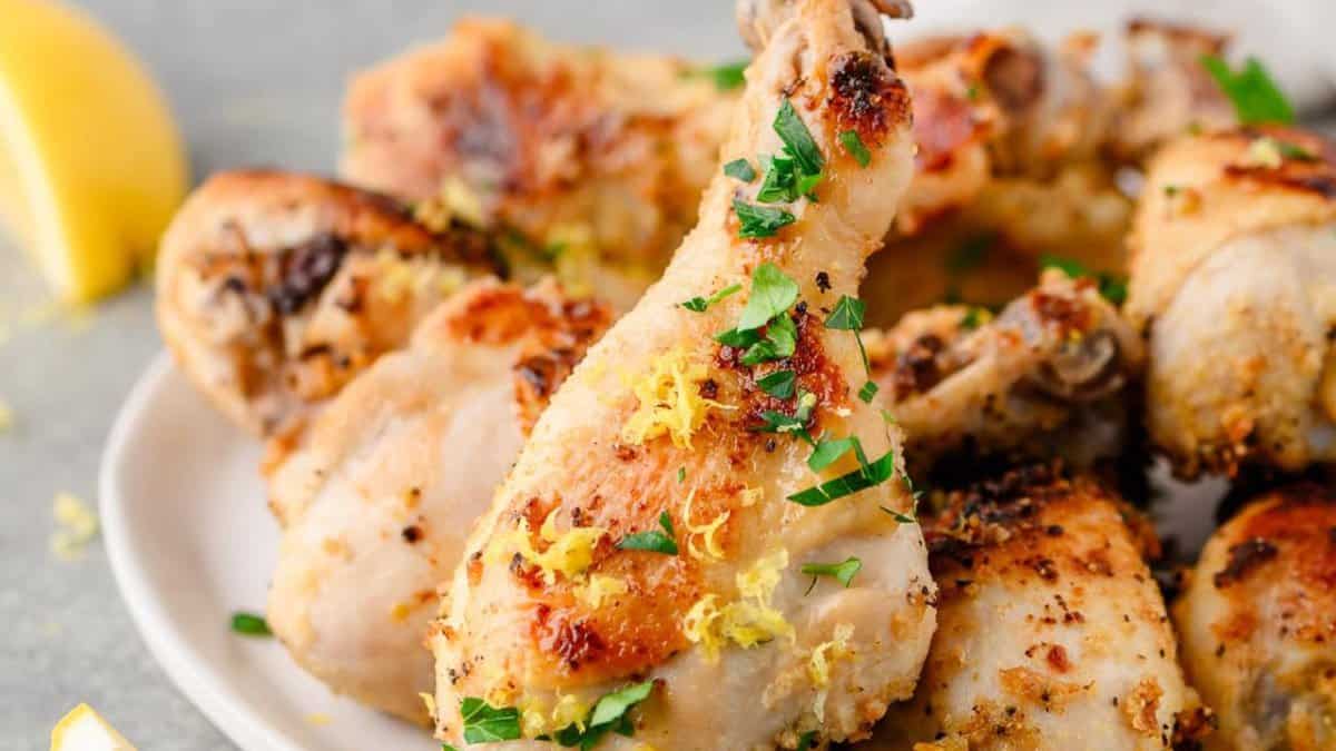 Cuisses de poulet au poivre et au citron.