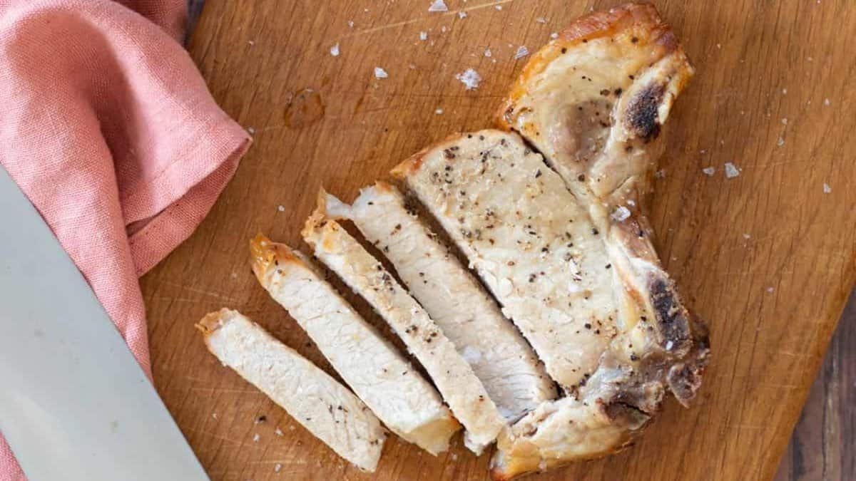 Côtelettes de porc congelées à l'airfryer.