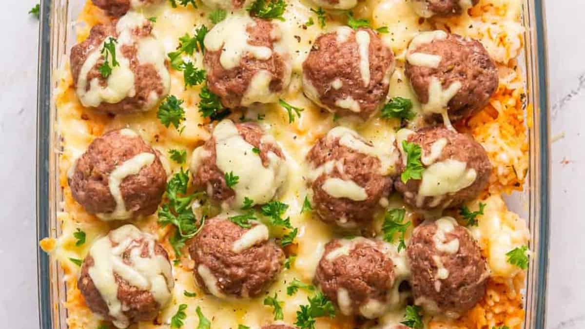 Casserole de Riz aux Boulettes de Viande.