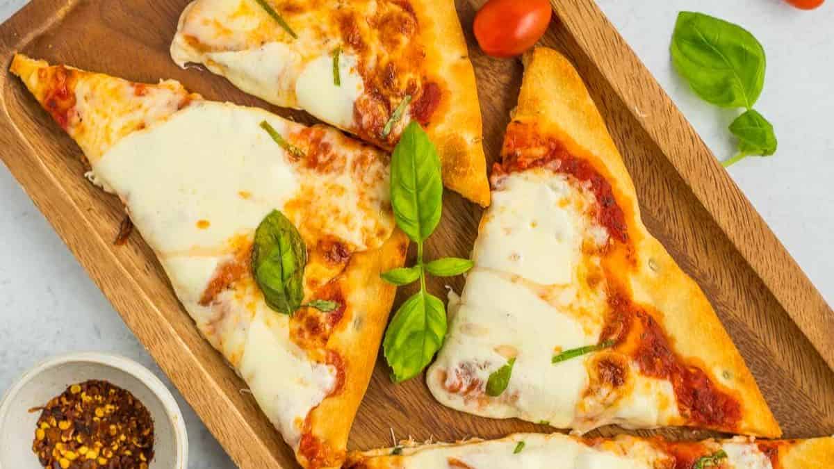 Flatbread Margherita.