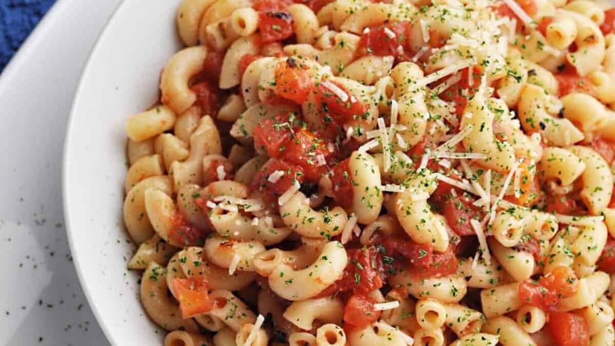 Macaroni et Tomates.