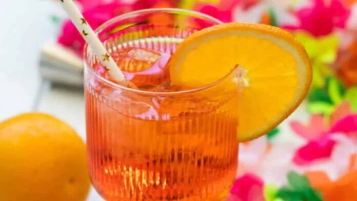 18 Simple Summer Cocktails Worth Sipping All Season Long