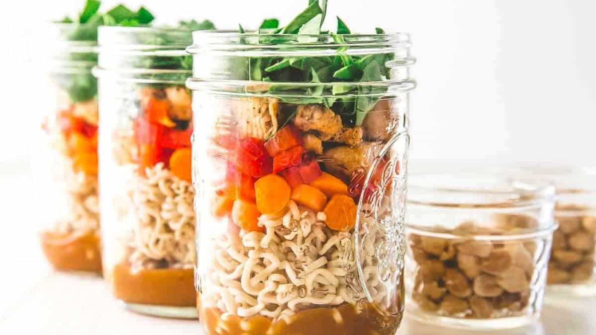 Jar de Nouilles Thaï avec Sauce aux Cacahuètes