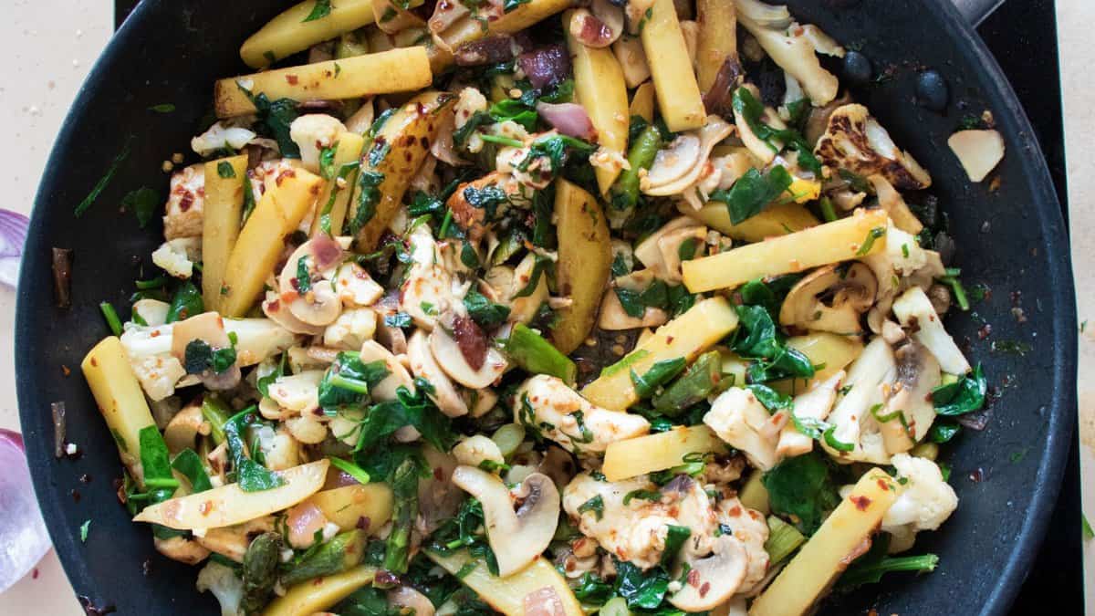 Sauté de pommes de terre halloumi.