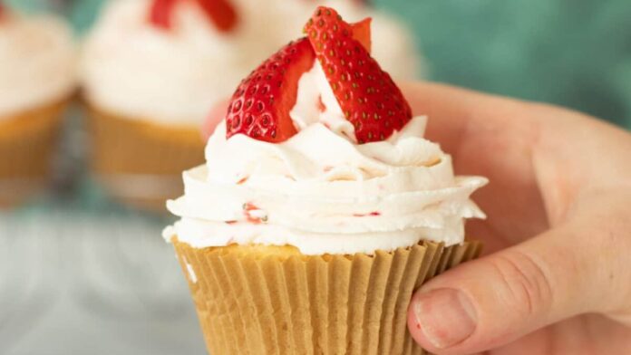 21 Easy Summer Desserts So Good They'll Disappear in Minutes