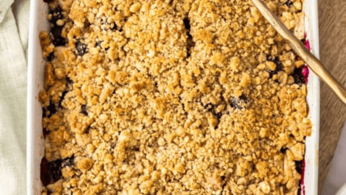 Crumble aux Pommes et Myrtilles.