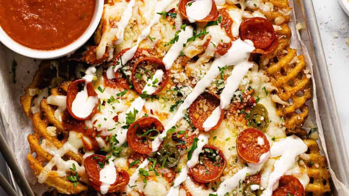 Frites de pizza au pepperoni.