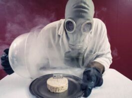 12 Aliments Dangereux à Consommer à Vos Risques et Périls 12 Foods So Dangerous You Eat Them at Your Own Risk