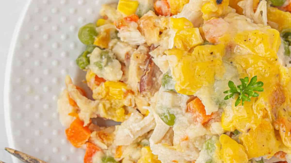 Casserole de poulet et dumplings.