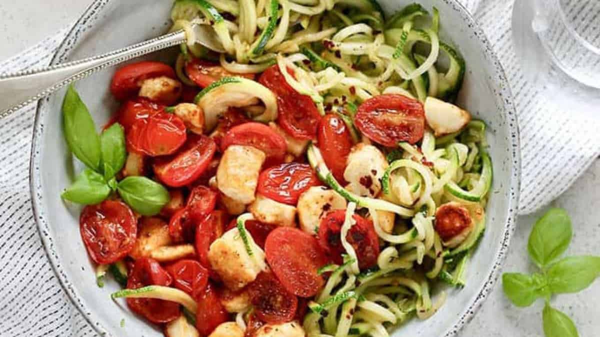 12 Astuces Savoureuses pour Cuisiner avec des Tomates Cerises 12 Delicously Simple Ways to Use Cherry Tomatoes in Your Cooking