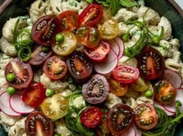 25 Salades d’été irrésistibles pour impressionner vos invités 25 Standout Summer Salads Your Guests Will Rave About