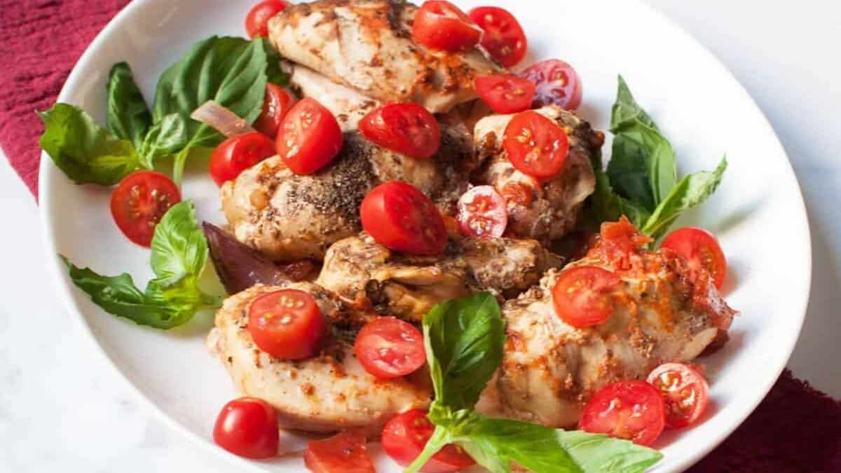 Poulet bruschetta à la mijoteuse.