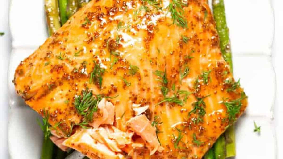 Saumon au miel et à la moutarde.